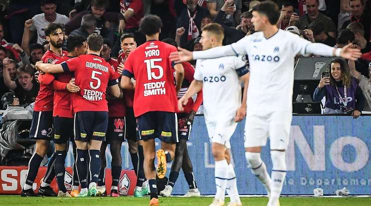 Vào! Jonathan David (Lille) giành chiến thắng trên chấm phạt đền bằng một cú sút không thể cản phá, vượt qua tầm với của thủ môn Pau Lopez vào góc phải khung thành.
