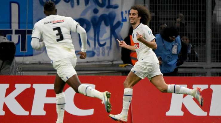 Matteo Guendouzi (Marseille) đón một đường chuyền trong vòng cấm và ghi bàn với một cú sút vào phía trong cột dọc bên phải. Thủ môn đã không thể làm gì được.