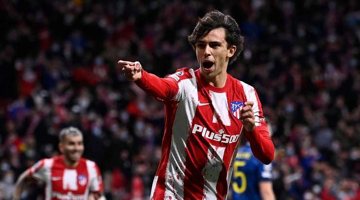 Vào! Renan Lodi thực hiện một quả tạt bổng chuẩn xác vào vòng cấm. Joao Felix (Atl. Madrid) có khoảng trống ở khu vực gần chấm phạt đền và đánh đầu đập cột dọc bên trái vào lưới. Tỉ số là 1:0.