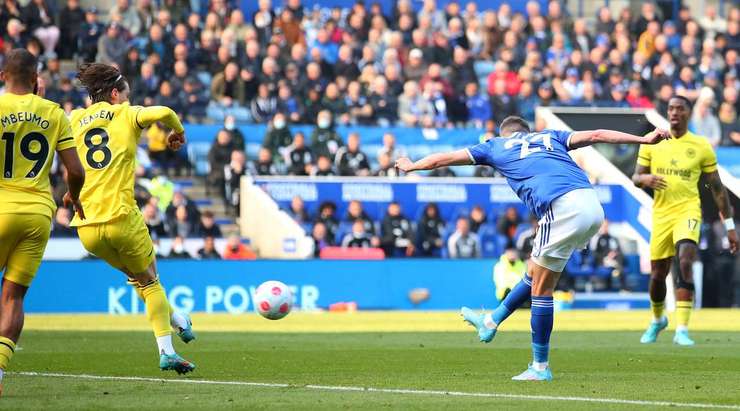 Vào! Timothy Castagne (Leicester) được nạp đạn bằng đường chuyền chính xác của Harvey Barnes ở một vị trí bên trong vòng cấm. Cú sút trái phá của anh không cho thủ môn đối phương bất kỳ cơ hội cản phá nào, bóng bay thẳng vào góc cao bên phải khung thành. Tỉ số là 1:0.