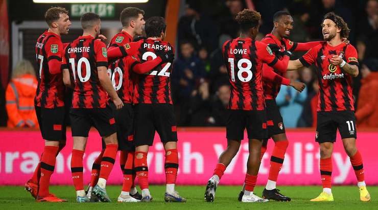 Vào! Emiliano Marcondes (Bournemouth) sút bóng bật ra vào góc phải phía dưới sau khi bóng đến chỗ anh ấy trong vòng cấm. Tỉ số là 3:1.