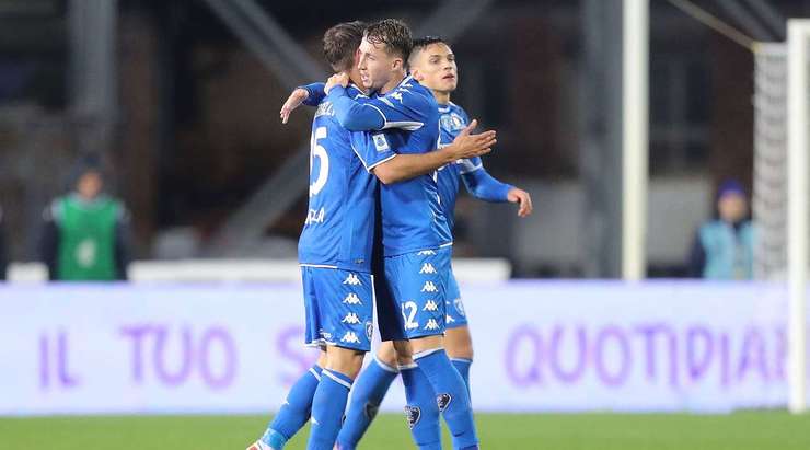 Vào! Filippo Bandinelli (Empoli) sút bóng bật ra vào chính giữa khung thành sau khi bóng đến chỗ anh ấy trong vòng cấm. Tỉ số là 1:1.