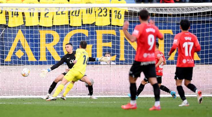 Vào! Alfonso Pedraza kiến tạo cho Manu Trigueros (Villarreal) một đường chuyền tốt trong vòng cấm. Nó cho phép anh ấy dứt điểm với một cú sút chính xác vào góc trái phía dưới. 2:0.