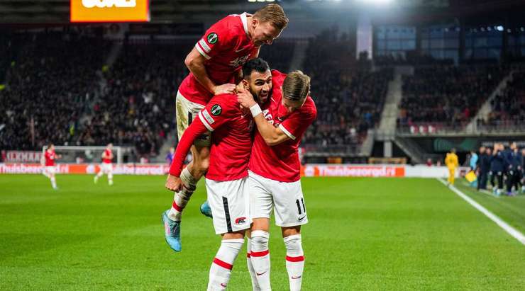 Vangelis Pavlidis (AZ Alkmaar) có một pha đi bóng độc diễn tuyệt vời và dứt điểm từ trong vòng cấm, đánh bại thủ môn Nikita Haikin với một cú sút vào góc trái khung thành. Tỉ số bây giờ là: 1:0.