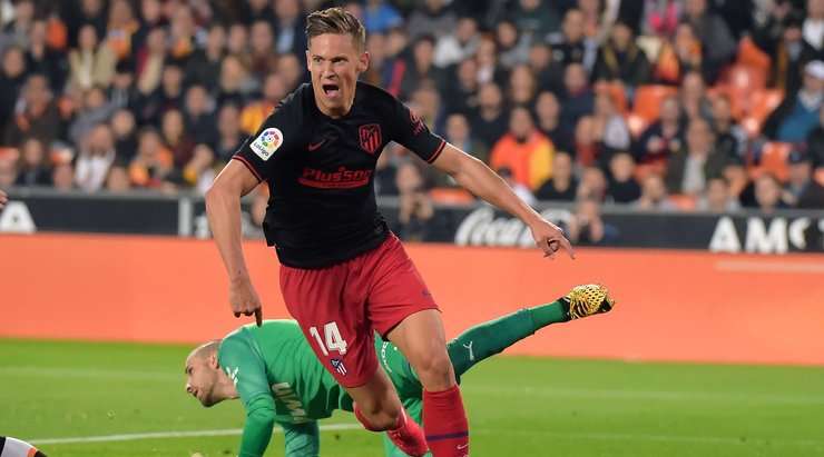 Vào! Marcos Llorente (Atl. Madrid) sút bóng bật ra vào chính giữa khung thành sau khi bóng đến chỗ anh ấy trong vòng cấm. Tỉ số là 0:1.