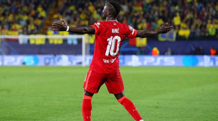 Vào! Naby Keita thể hiện nhãn quan tuyệt vời của mình với đường chuyền sắc sảo cho Sadio Mane (Liverpool). Cầu thủ này cũng chứng tỏ bản lĩnh của một sát thủ vòng cấm và dứt điểm gọn gàng từ cự ly gần vào lưới. Tỉ số là 2:3.