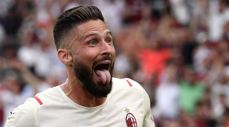 Vào! Rafael Leao đưa bóng qua vòng cấm và Olivier Giroud (AC Milan) đã có một nhiệm vụ dễ dàng nhất thế giới để đưa bóng vào lưới trống. 0:2.