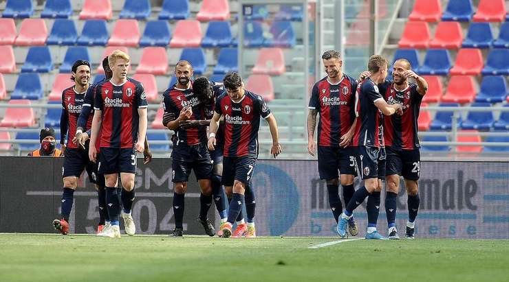 Mattias Svanberg (Bologna) bật cao hơn các hậu vệ đối phương trong vòng 5m50 để đón quả phạt góc và ghi bàn với một cú đánh đầu đập đất vào ngay giữa khung thành. Thủ môn đã không kịp phản ứng trong tình huống vừa rồi. Tỉ số bây giờ là 4:1.
