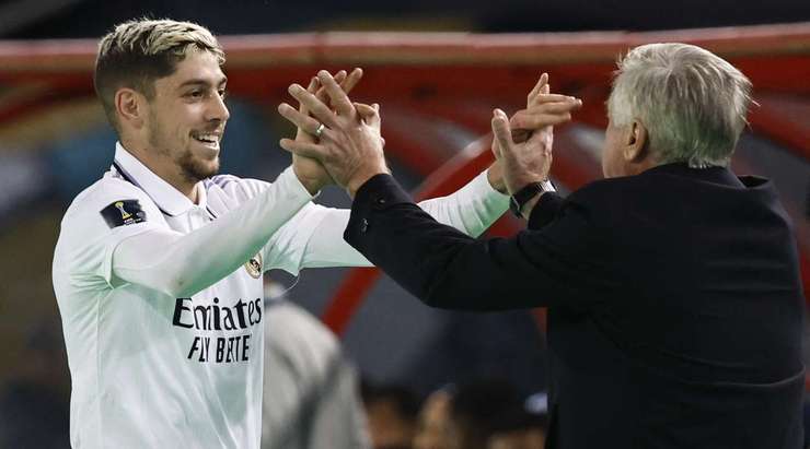 Một cú sút tuyệt vời! Federico Valverde (Real Madrid) thể hiện sự bình tĩnh tuyệt vời trong vòng cấm để tung một cú sút chìm một chạm vào ngay giữa khung thành. Tỉ số là 2:0.