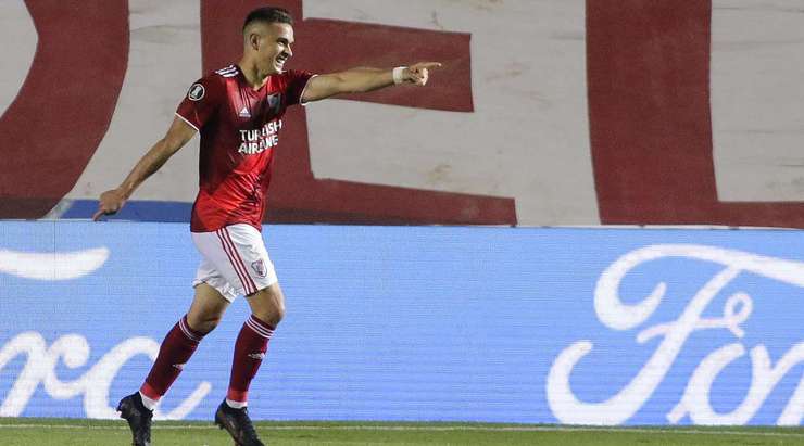 Một đường chuyền xé toang hàng phòng ngự đưa bóng đến chân Rafael Borre (River Plate) trong vòng cấm và cầu thủ này đã không bỏ lỡ cơ hội, anh sút bóng qua người thủ môn vào lưới.