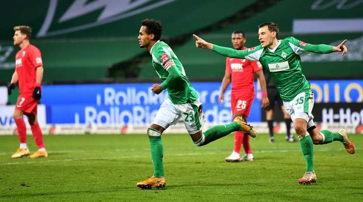 Một bàn thắng ngoạn mục! Theodor Gebre Selassie (Werder Bremen) bứt tốc như một mũi lao vào vòng cấm để đón quả tạt và sút bóng vào phía trong cột dọc bên phải, để mặc thủ môn đứng chôn chân sững sờ!