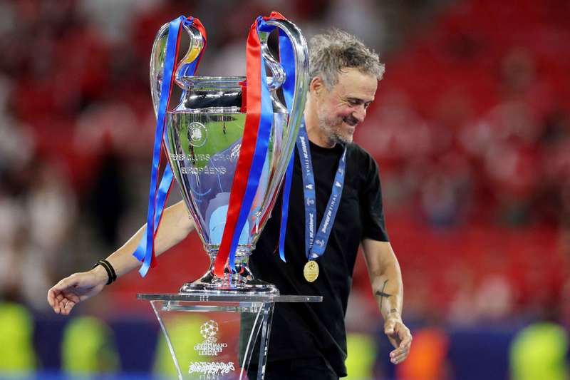 El PSG anuncia seis renovaciones: Luis Enrique, Joao Neves, Fabián...