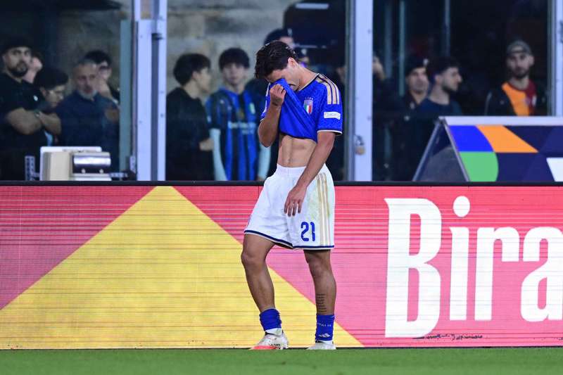 Gli esami al soleo fermano il trequartista del Napoli per un mese. Dal campo arrivano però buone notizie con il recupero di tre giocatori e il rientro dei primi nazionali verso il match col Frosinone