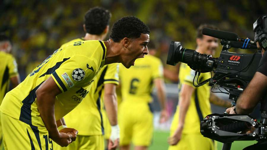 Magical Mourino strike sinks Napoli