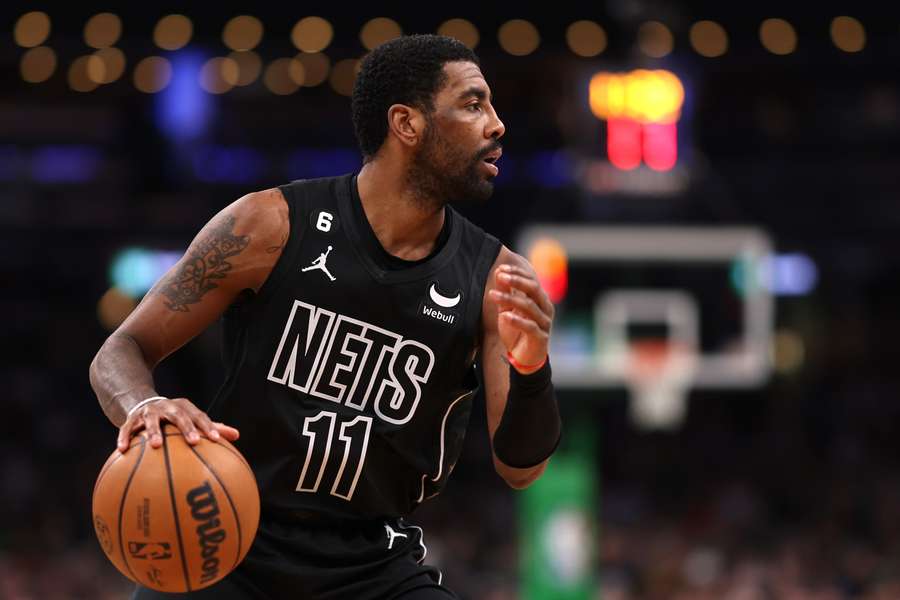 NBA-stjerne Kyrie Irving forlader Brooklyn Nets og tager til Dallas Mavericks