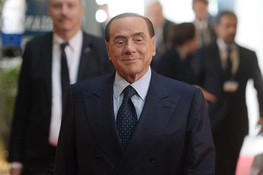 Depois da promessa feita no jantar da equipa, piada de Berlusconi volta a viralizar