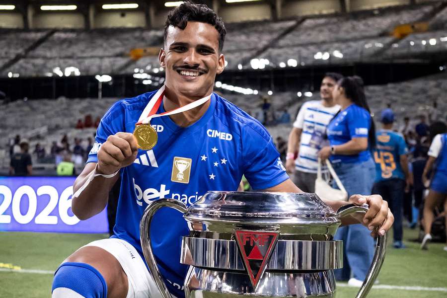 Kaiki com o título de campeão mineiro desta temporada