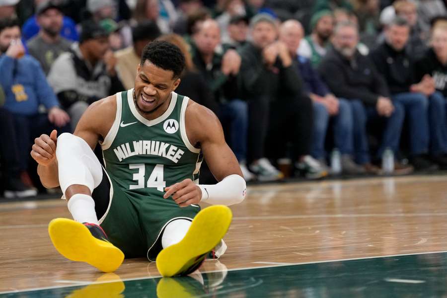 Antetokounmpo será baja entre dos y cuatro semanas por lesión