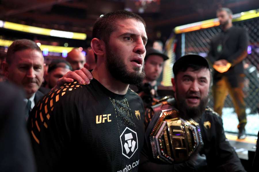Islam Makhachev dopo l'incontro a UFC 322