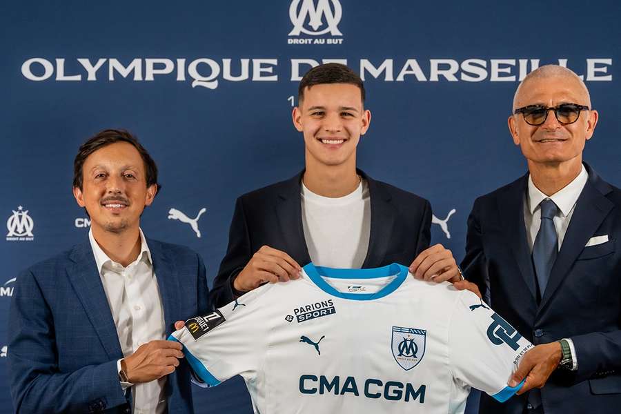 Valentin Carboni avec son nouveau maillot.