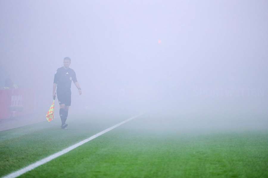 The fog made it incredibly difficult to see the action between Randers and AGF