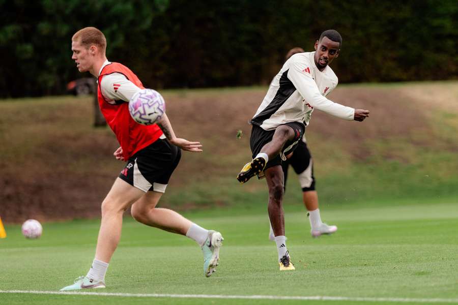 Liverpool čeká extrémně náročný program. I proto rád vítá opory zpět v tréninku