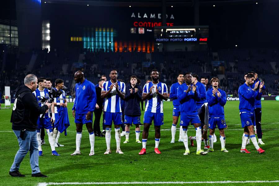 FC Porto saúda os adeptos no Dragão