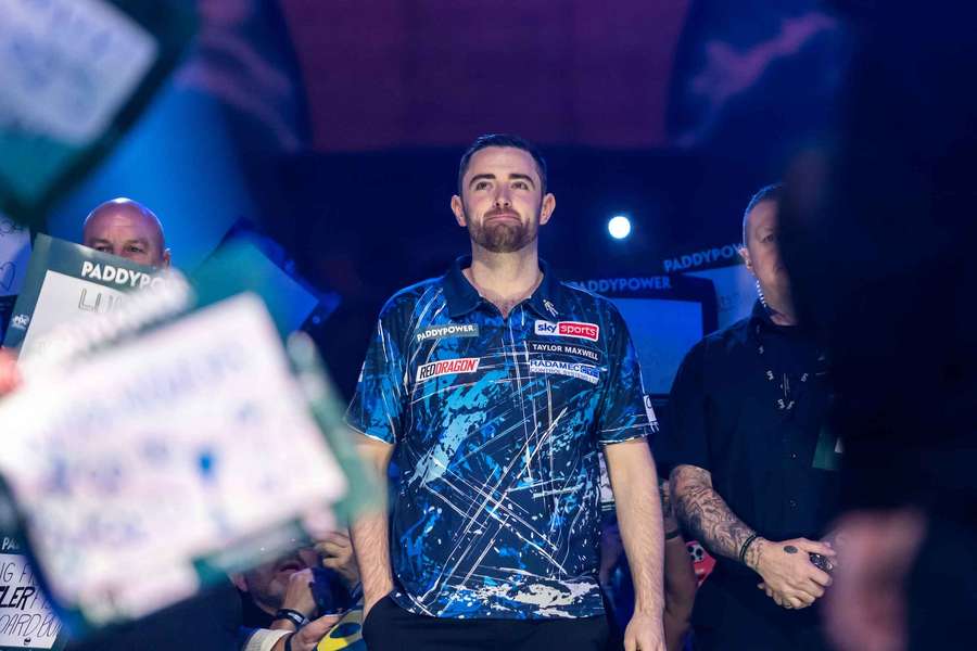 Luke Humphries gewinnt souverän.