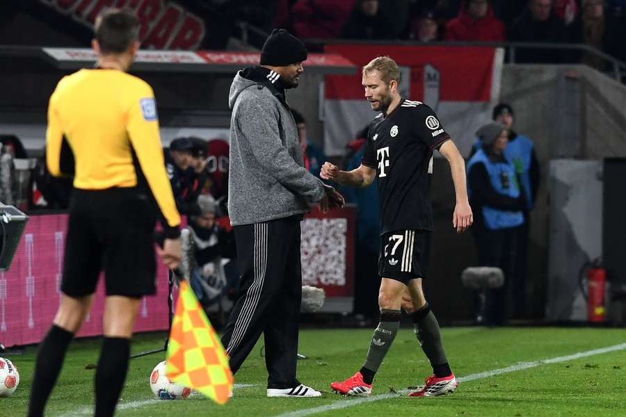 Laimer humpelte gegen Köln nach einem Zusammenprall vom Platz Laimer humpelte gegen Köln nach einem Zusammenprall vom Platz