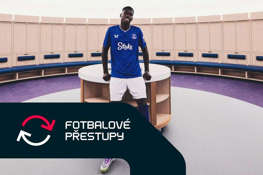 Barry pózuje v šatně Evertonu.