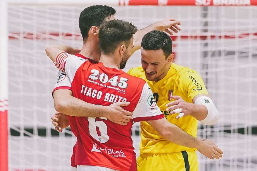 Hugo Neves, Tiago Brito e Rossetti fizeram os golos