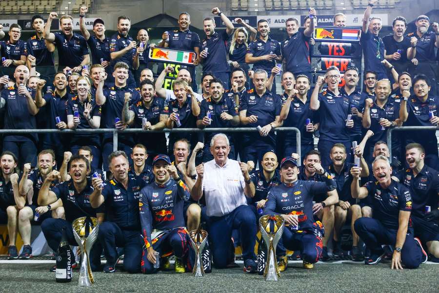 Het team van Red Bull na de Grand Prix in Abu Dhabi