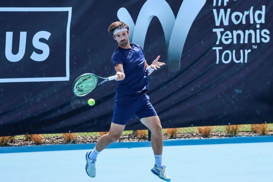 Gastão Elias termina carreira aos 35 anos