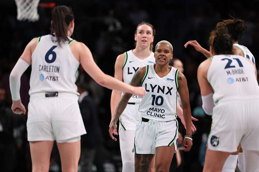 Les Lynx fêtent leur victoire.