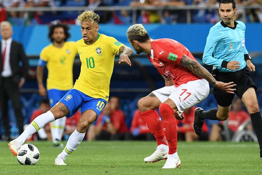 Neymar contra os suíços em 2018 na Rússia