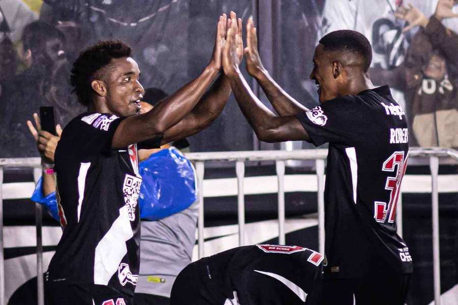 Vasco vem de vitória contra o Athletico-PR