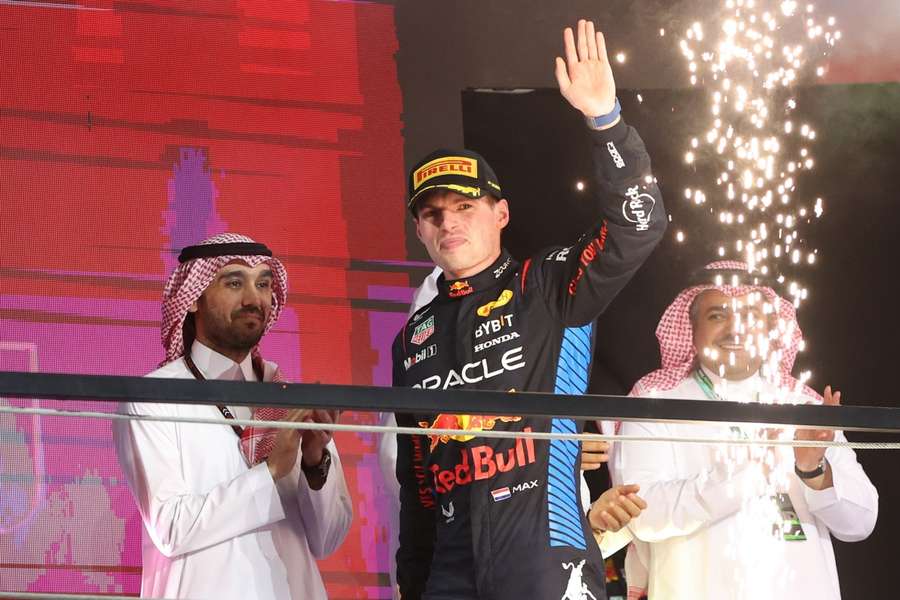 Max Verstappen was met afstand de snelste in Jeddah