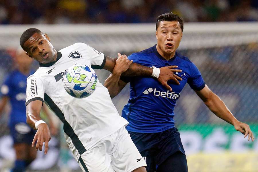 O Cruzeiro não venceu o Botafogo por pouco neste domingo (6)