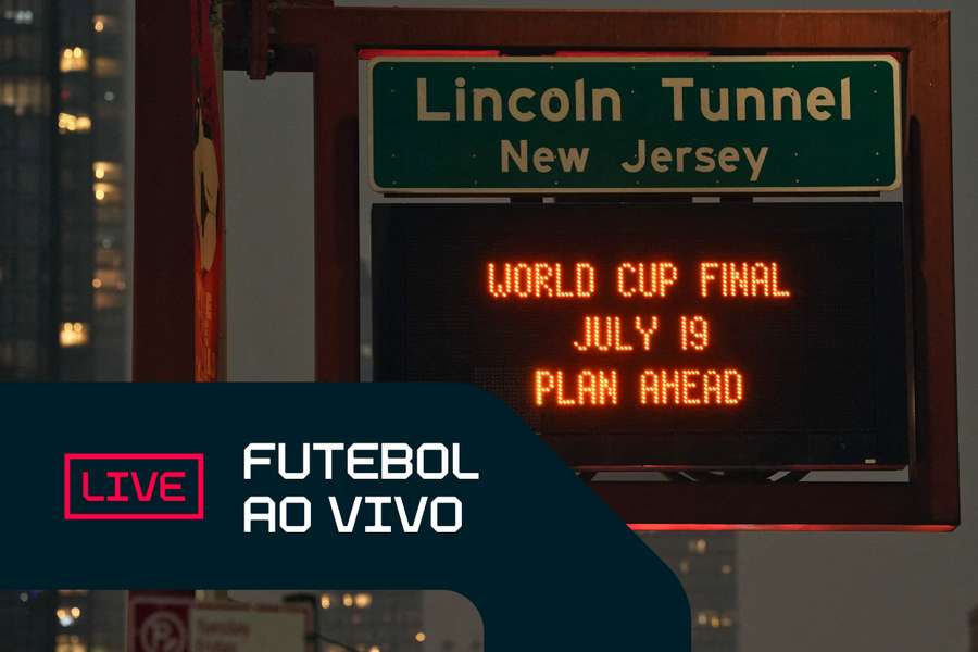 Placa em Nova York avisa sobre trânsito para domingo: "Final da Copa, planeje com antecedência" Placa em Nova York avisa sobre trânsito para domingo: "Final da Copa, planeje com antecedência"