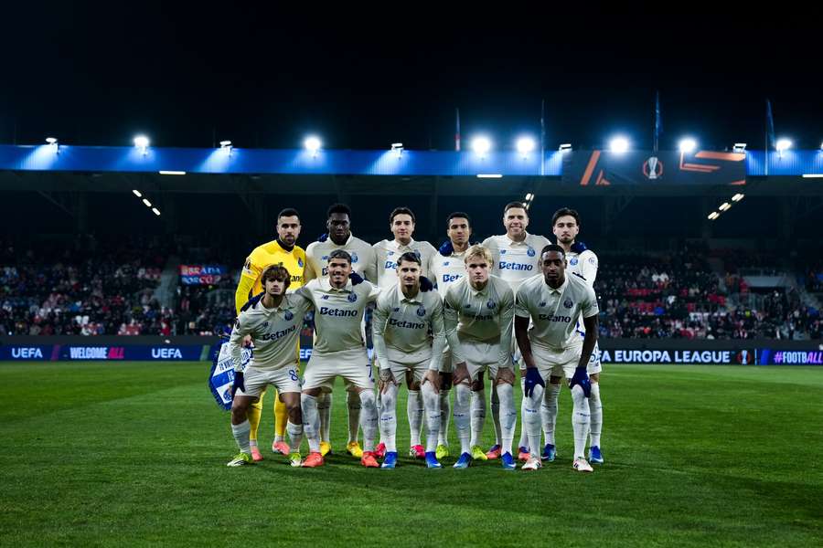 O onze do FC Porto em Plzen O onze do FC Porto em Plzen