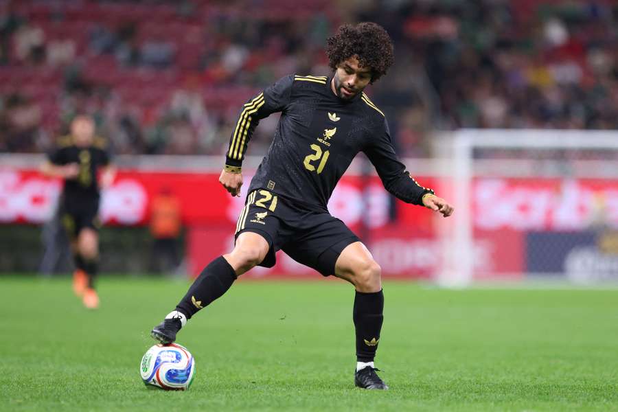 César 'Chino' Huerta es operado debido a una lesión y enciende las alarmas del Tri César 'Chino' Huerta es operado debido a una lesión y enciende las alarmas del Tri