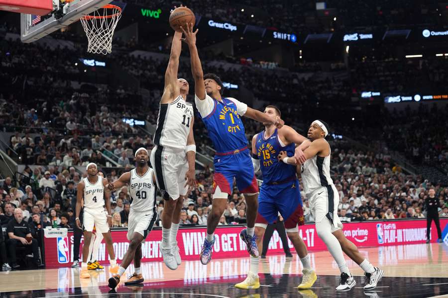 Los Nuggets se impulsan a la tercera plaza Los Nuggets se impulsan a la tercera plaza