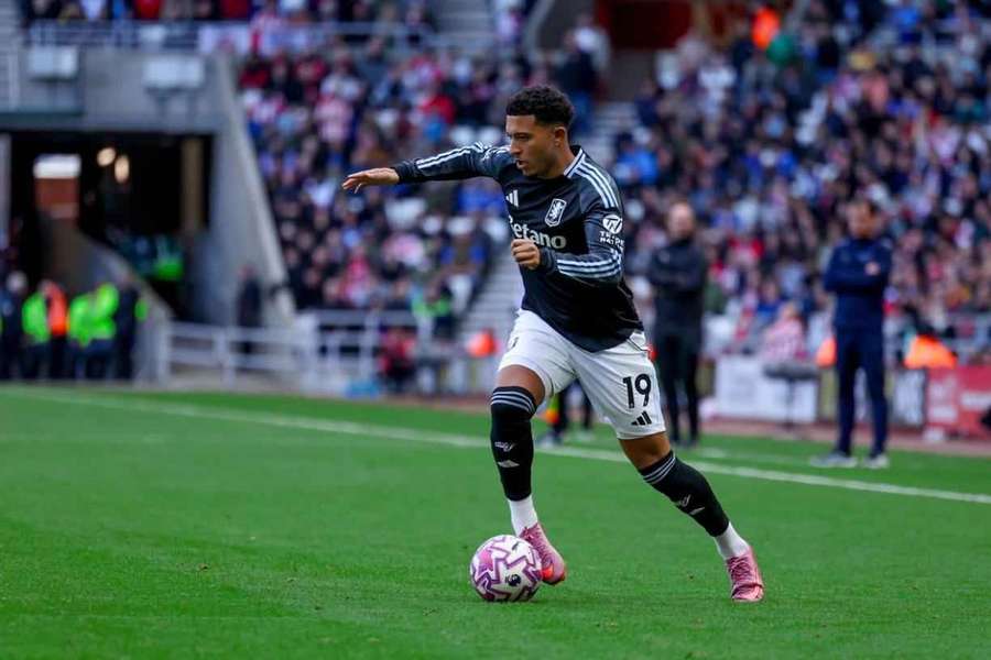 Sancho v drese Aston Villy.