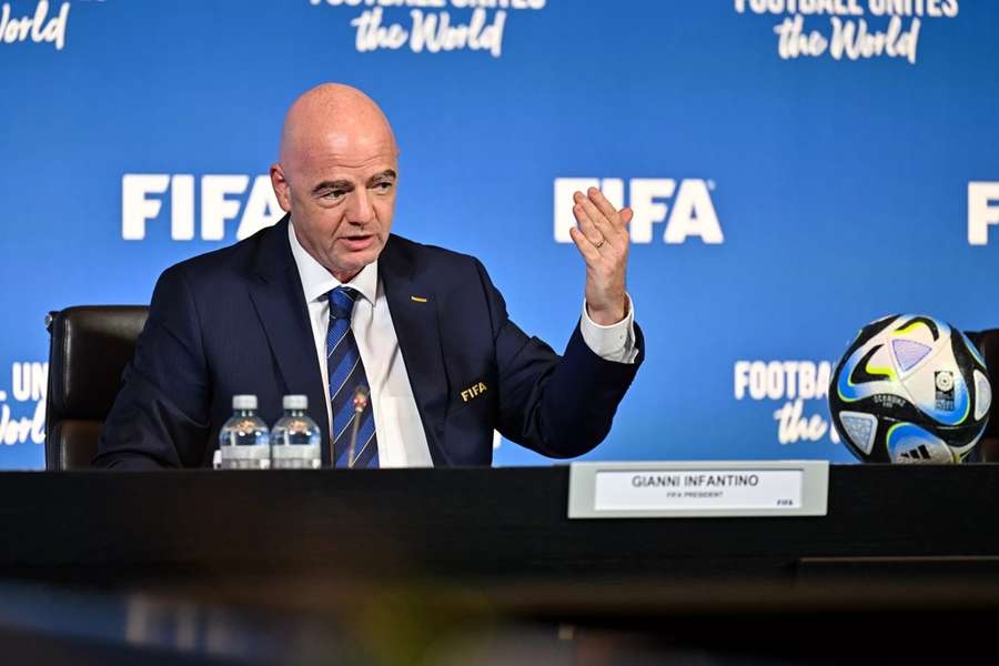 Presidente Gianni Infantino durante reunião de conselho da FIFA