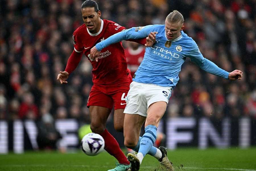 Van Dijk et Haaland au duel.