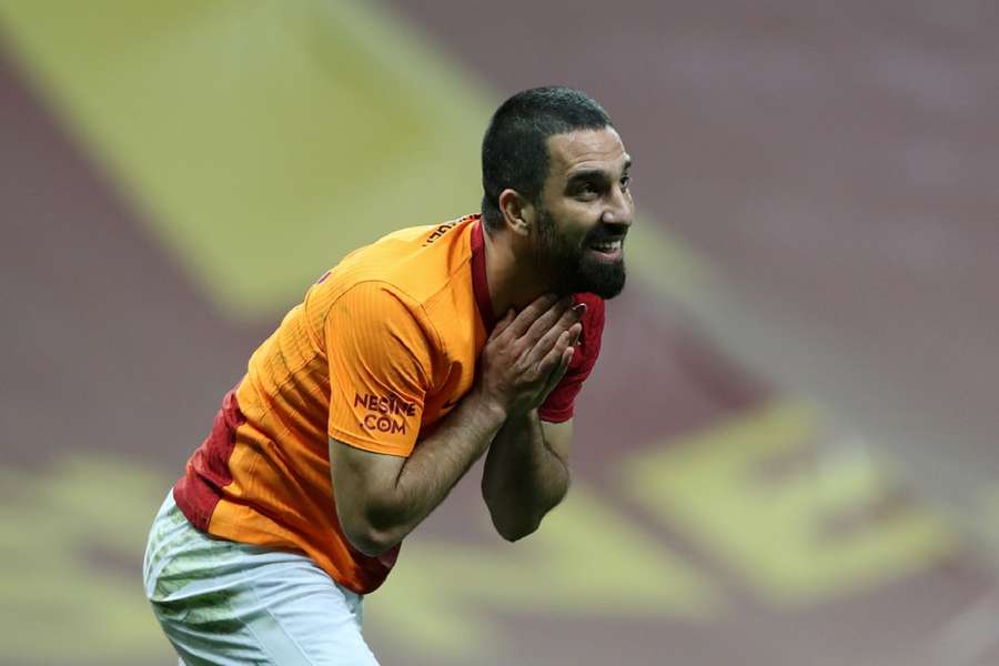 Arda Turan in het shirt van Galatasaray