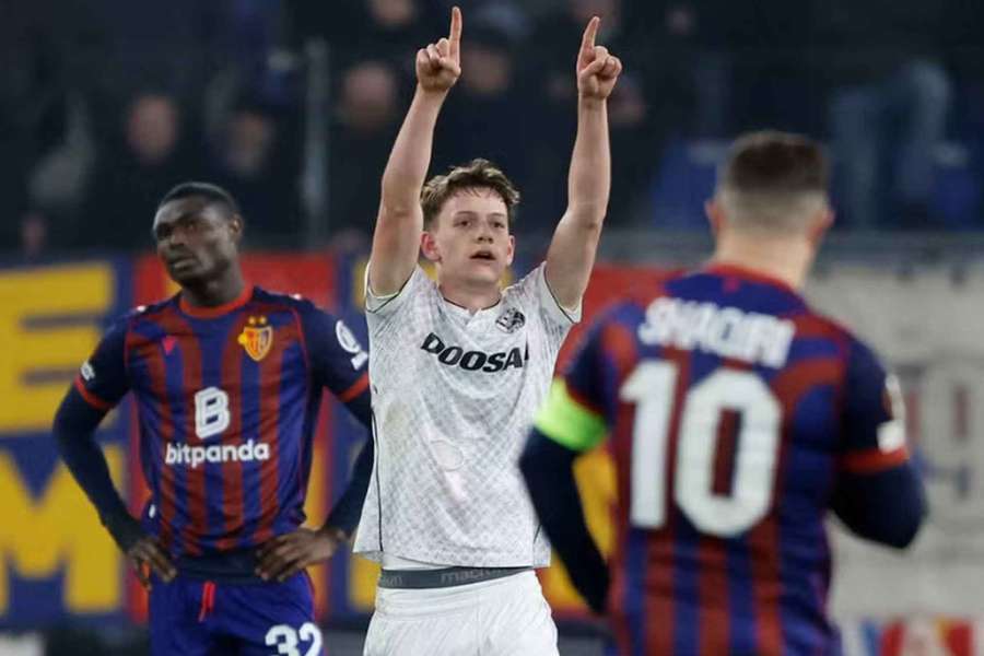 Plzeňský hrdina Jiří Maxim Panoš slaví.