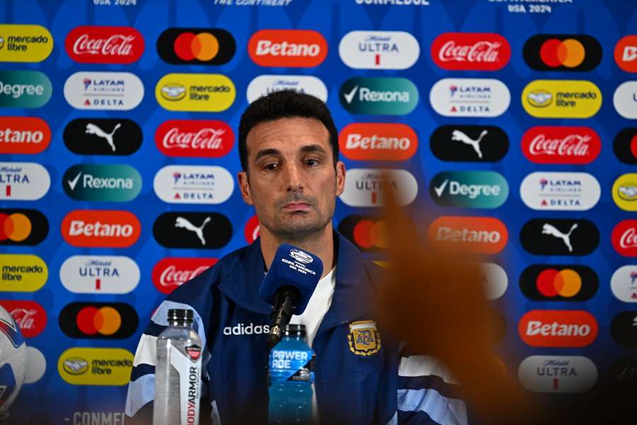 Scaloni, con el rostro serio en la previa de la final de la Copa América