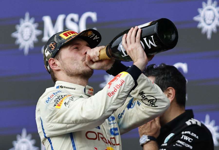 Verstappen traut Antonelli alles zu Verstappen traut Antonelli alles zu