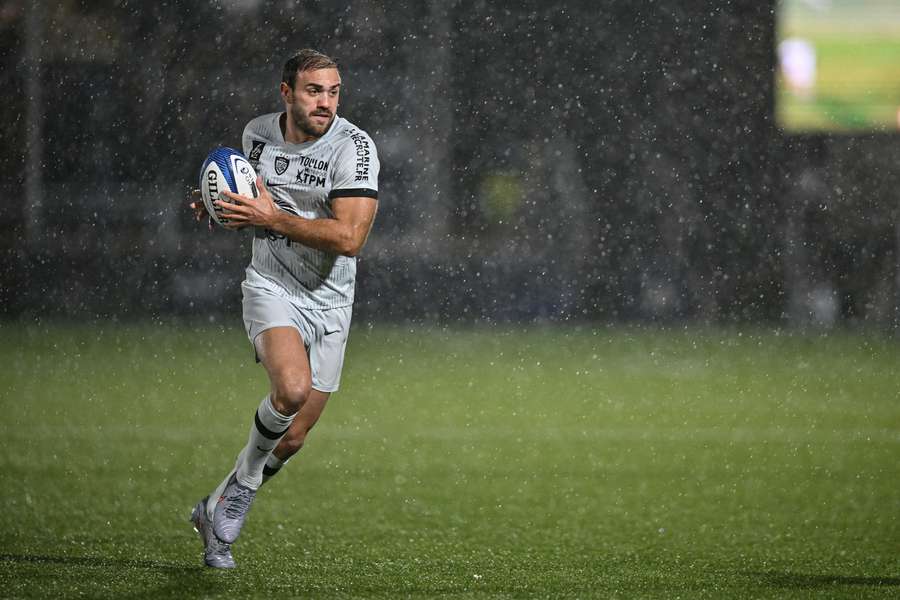 Jaminet blessé à la main droite et absent huit semaines Jaminet blessé à la main droite et absent huit semaines